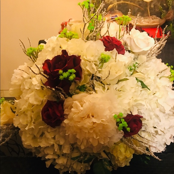 Artificial floral arrangement - Picture 3 of 3